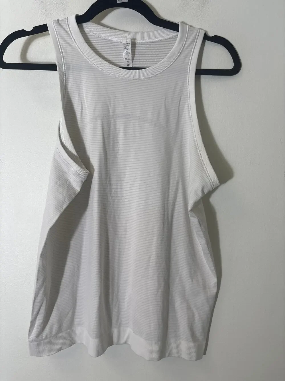 Lululemon White Pinstripe Sleeveless Athletic Tank Sz 6